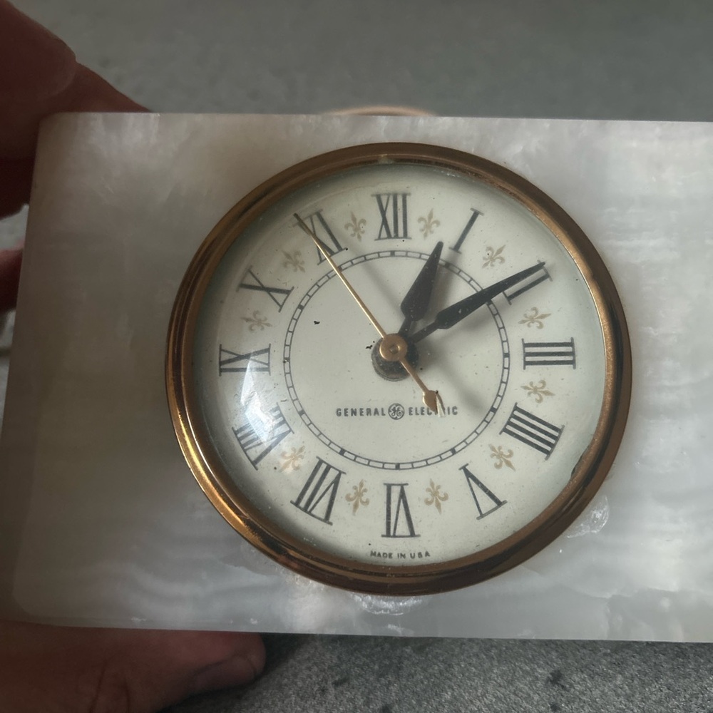 Vintage General Electric Mantel Clock – Roman Numerals – Made in USA